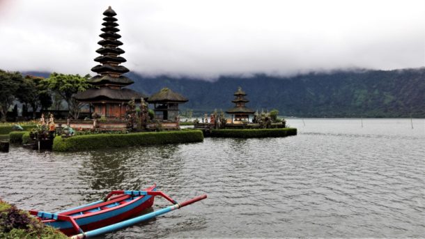 Temple Danau Bratan