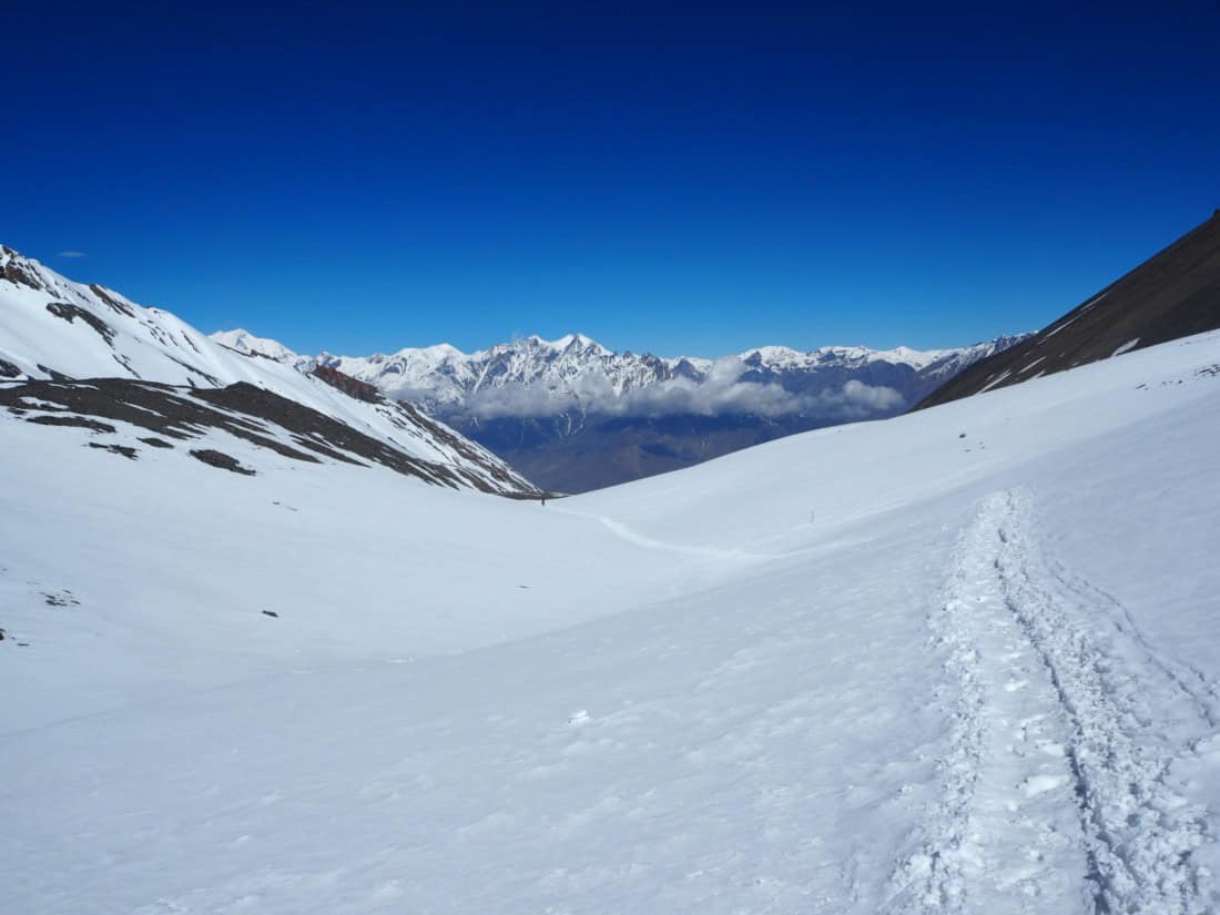 Himalaya sur le trek des annapurna près de Thorong la pass