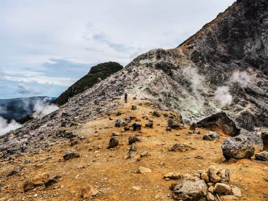 Ascension Volcan Sumatra