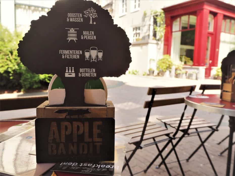 Quartier Jordaan, terrasse et café
