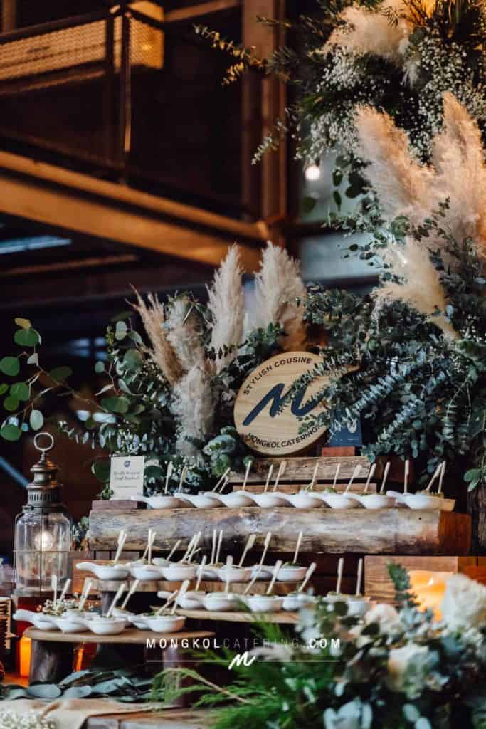 งานแต่งงาน สไตล์ Rustic Greenery พร้อมจัดโต๊ะนั่งทานสวยงาม @ About Studio