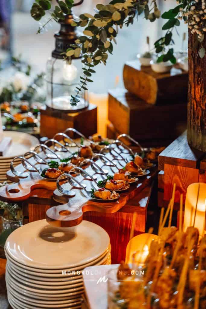 งานแต่งงาน สไตล์ Rustic Greenery พร้อมจัดโต๊ะนั่งทานสวยงาม @ About Studio