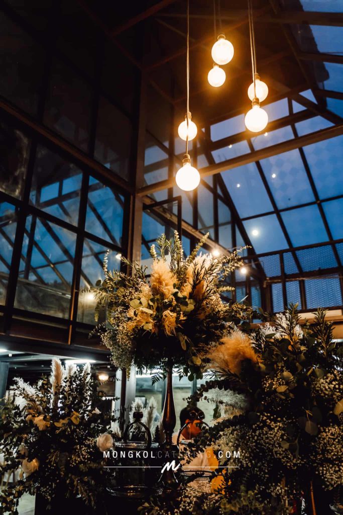 งานแต่งงาน สไตล์ Rustic Greenery พร้อมจัดโต๊ะนั่งทานสวยงาม @ About Studio