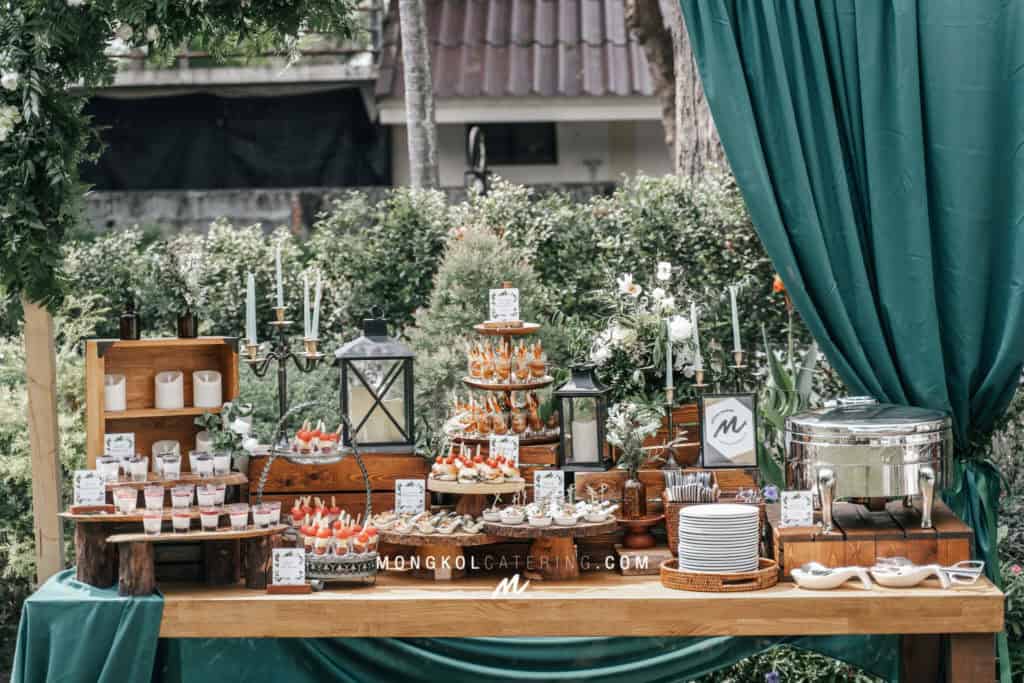 จัดเลี้ยงงานแต่งงานในสวน ด้วย ค็อกเทล คานาเป้น่ารักๆ @ Amco House