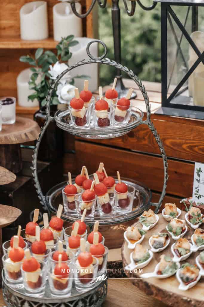 จัดเลี้ยงงานแต่งงานในสวน ด้วย ค็อกเทล คานาเป้น่ารักๆ @ Amco House