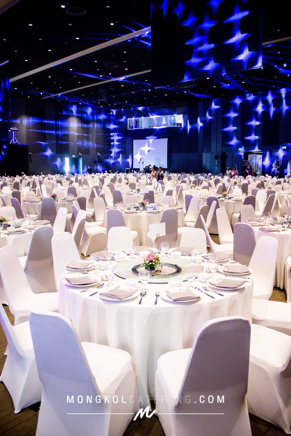 จัดเลี้ยงงานแต่งงาน โต๊ะไทย @ มหาวิทยาลัยกรุงเทพ