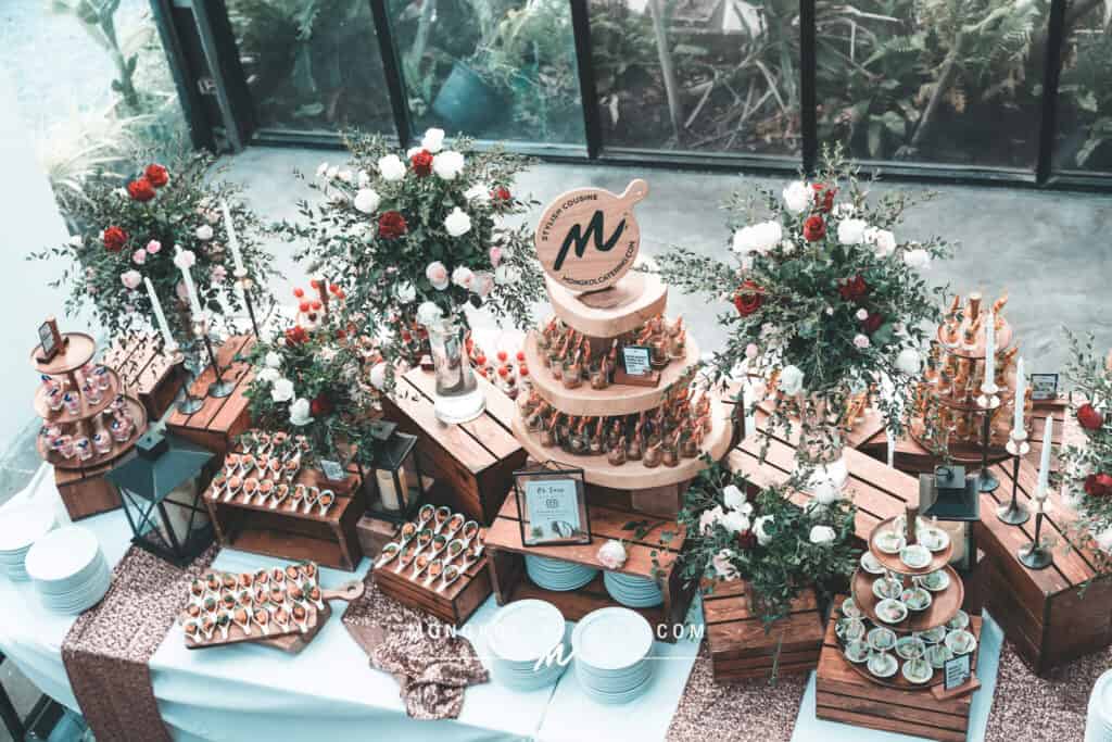 จัดเลี้ยงงานแต่งงานโทน ชมพูขาว ใสๆ @ About Studio