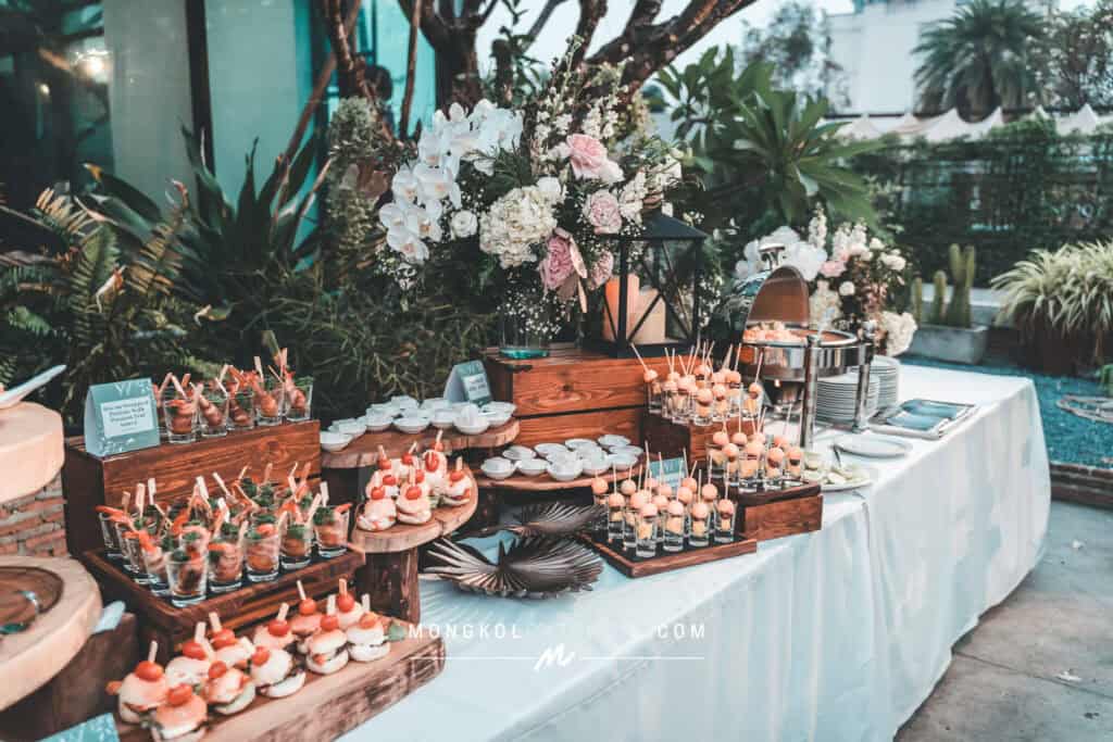 จัดเลี้ยงค๊อฟฟี่เบรค ค็อกเทล งานแต่ง ตีมเขียวไม้ @ About Studio