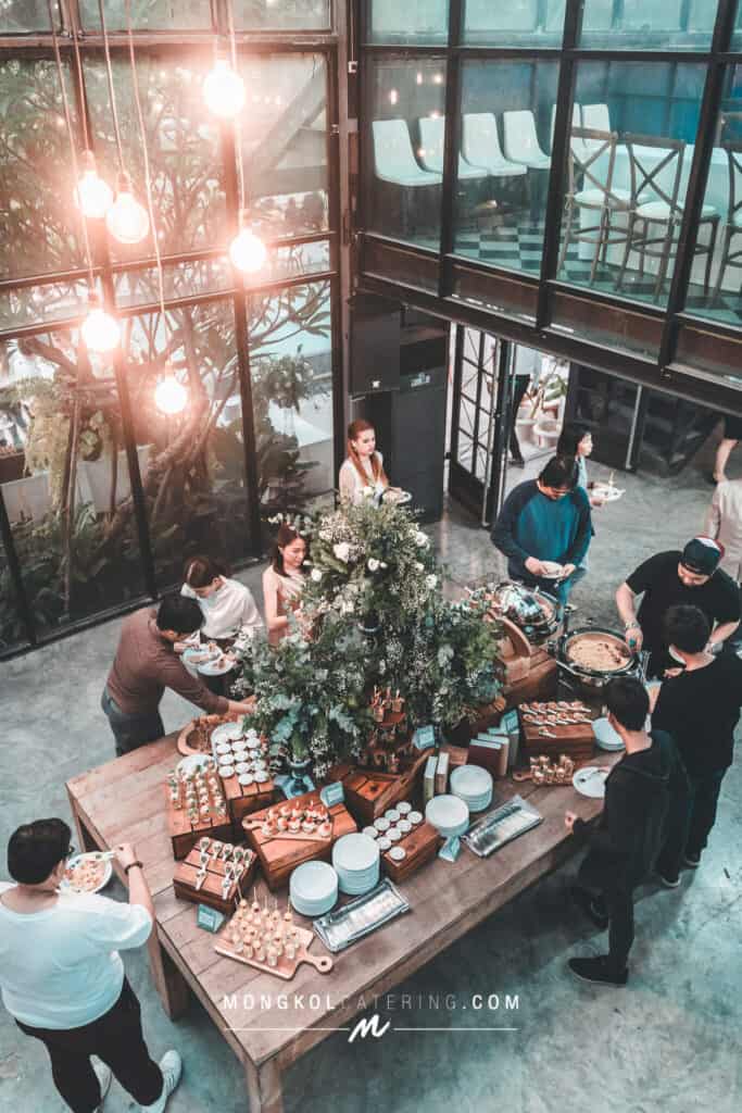 จัดเลี้ยงค๊อฟฟี่เบรค ค็อกเทล งานแต่ง ตีมเขียวไม้ @ About Studio