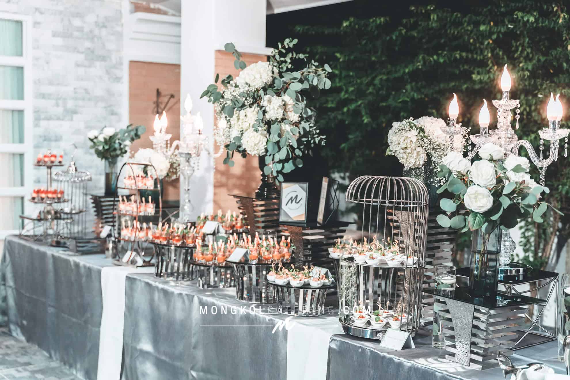 จัดเลี้ยงฉลองรถใหม่ตีมเงินสุดหรู ค็อกเทล + บริการเครื่องดื่ม พร้อมจัดโต๊ะสวยงาม