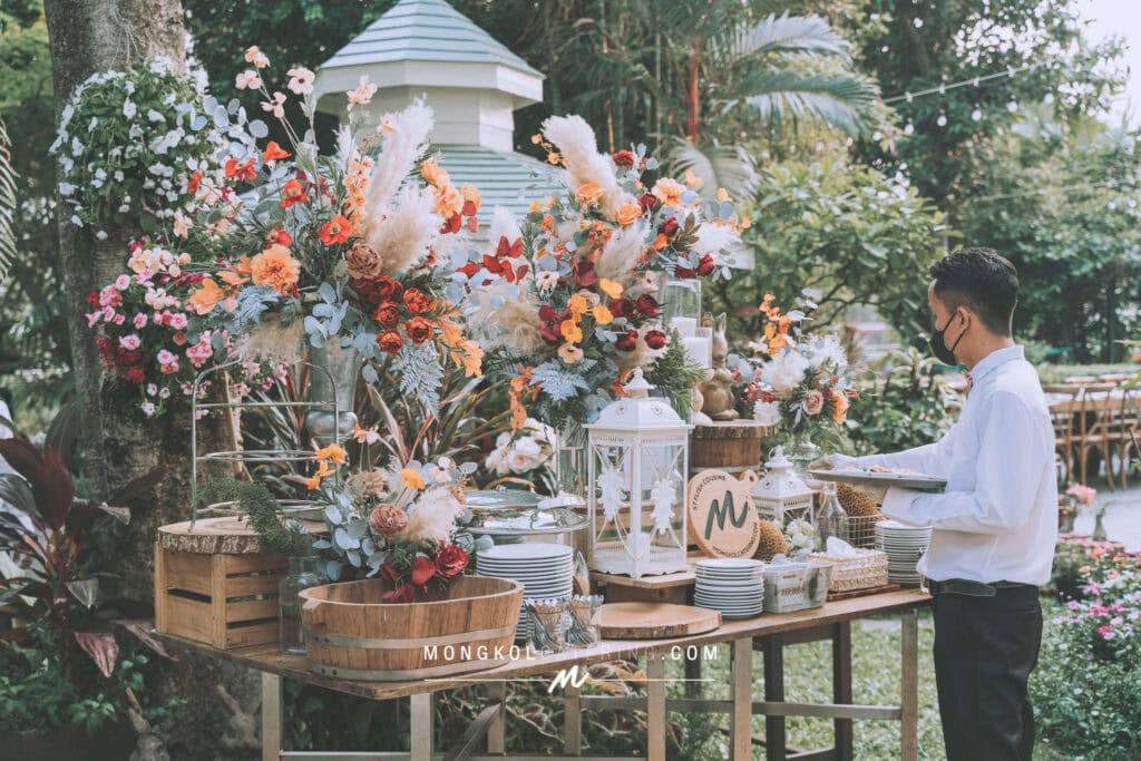 จัดงานแต่งเล็ก ๆ ในครอบครัว อาหารสำหรับจัดเลี้ยงเลือกตามแบบที่เหมาะสม