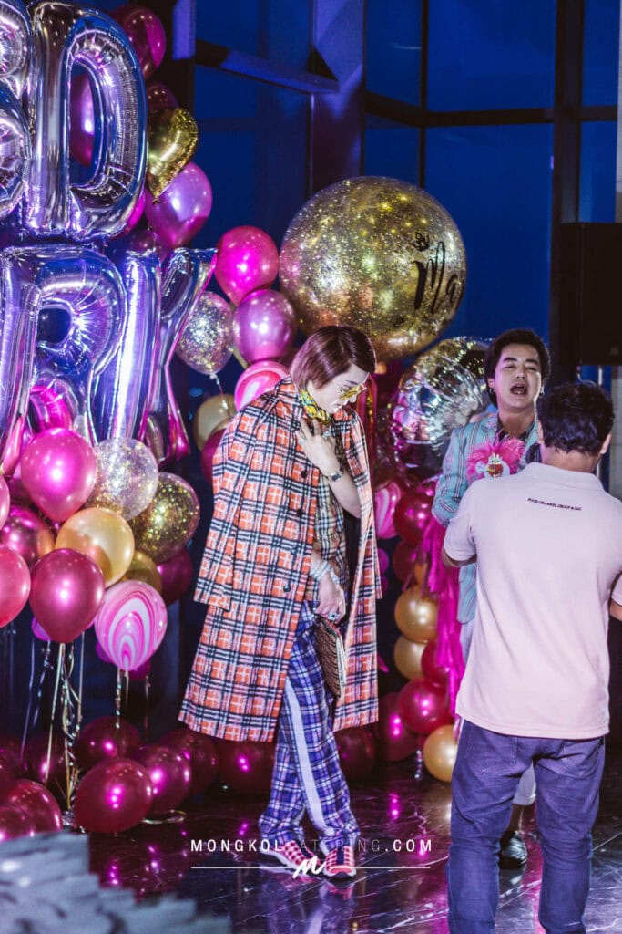 จัด เลี้ยง ค็อกเทล คานาเป้ โทนชมพู งานวันเกิดคุณ Mark Thawin