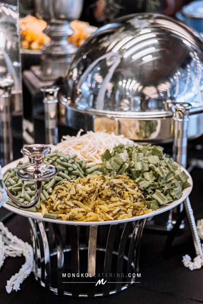 จัด โต๊ะ บุฟเฟ่ต์ สวย ๆ โทนสีดำเท่ๆ @ Ananda FYI Center