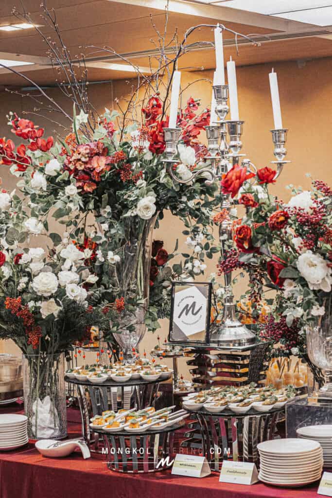 จัดเลี้ยงบริษัท ด้วยค็อกเทล จัดโต๊ะสวยๆตีมแดงที่  Prima Marine