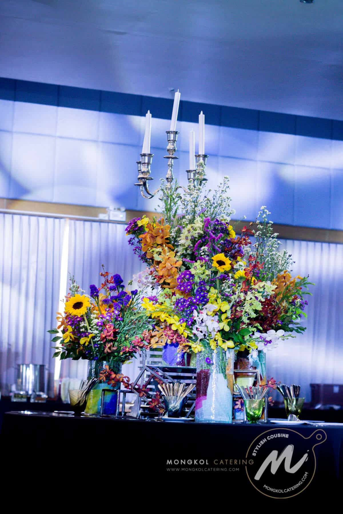 จัดบุฟเฟต์ไทย โต๊ะสวยๆ ตีม Colorful Party Night@ โรงพยาบาลราชวิถี