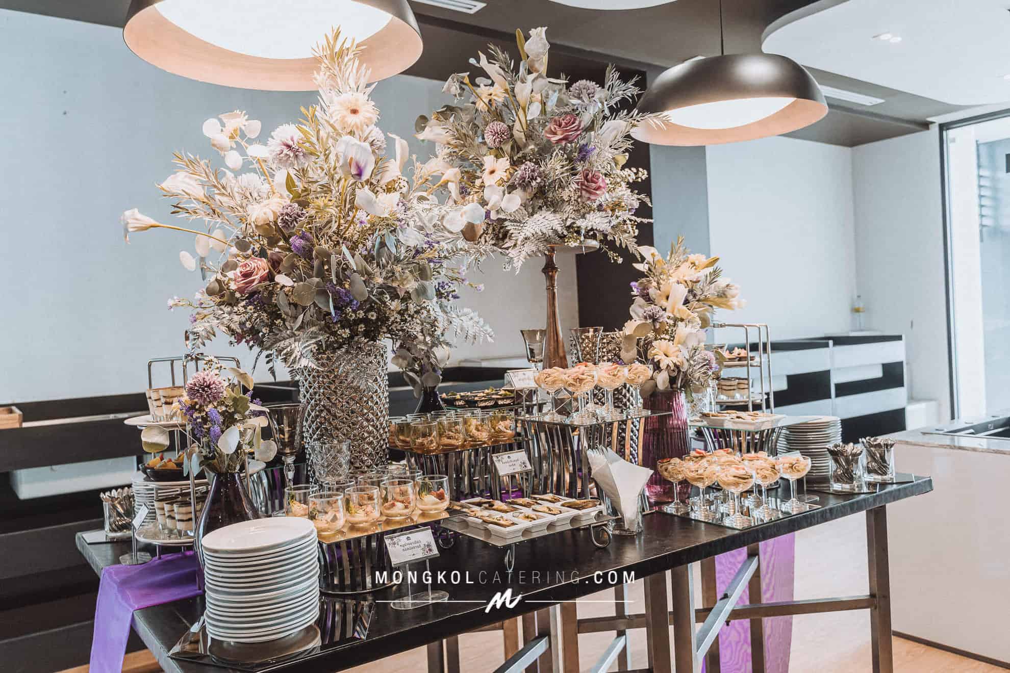 จัดเลี้ยงค็อกเทล ตีมสีม่วง งานเปิดบริษัท ลาภทวีภัณฑ์