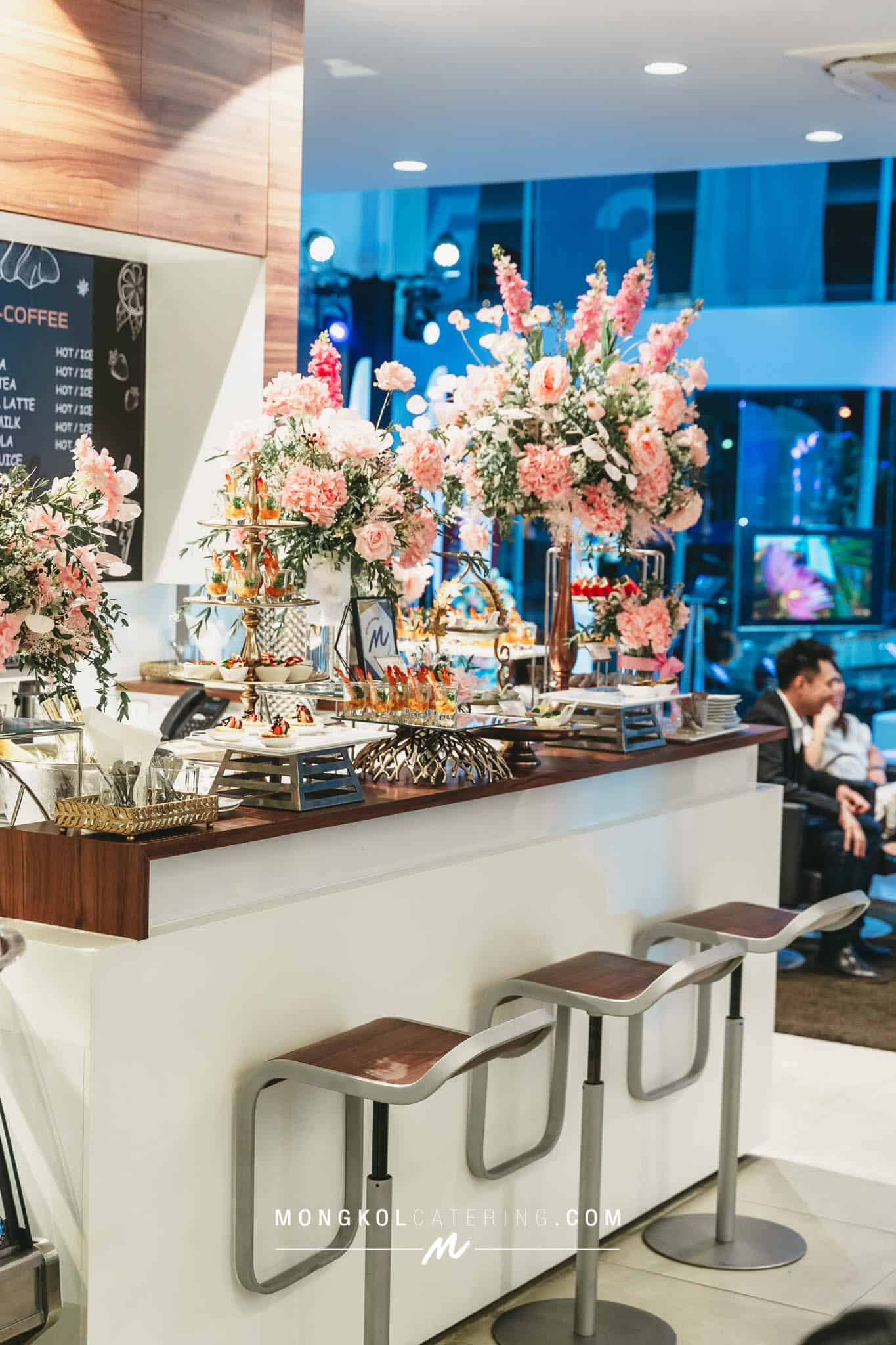 จัดค็อกเทล ตีมชมพู งาน Huawei Mate XS2 @BMW Barcelona Motor Vibhavadi