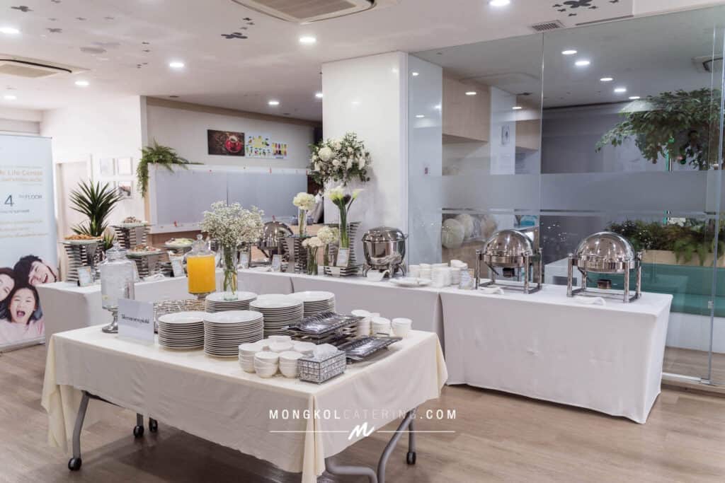 จัดบุฟเฟต์ ตีมขาวเขียว ทำบุญ @ Master Piece Clinic