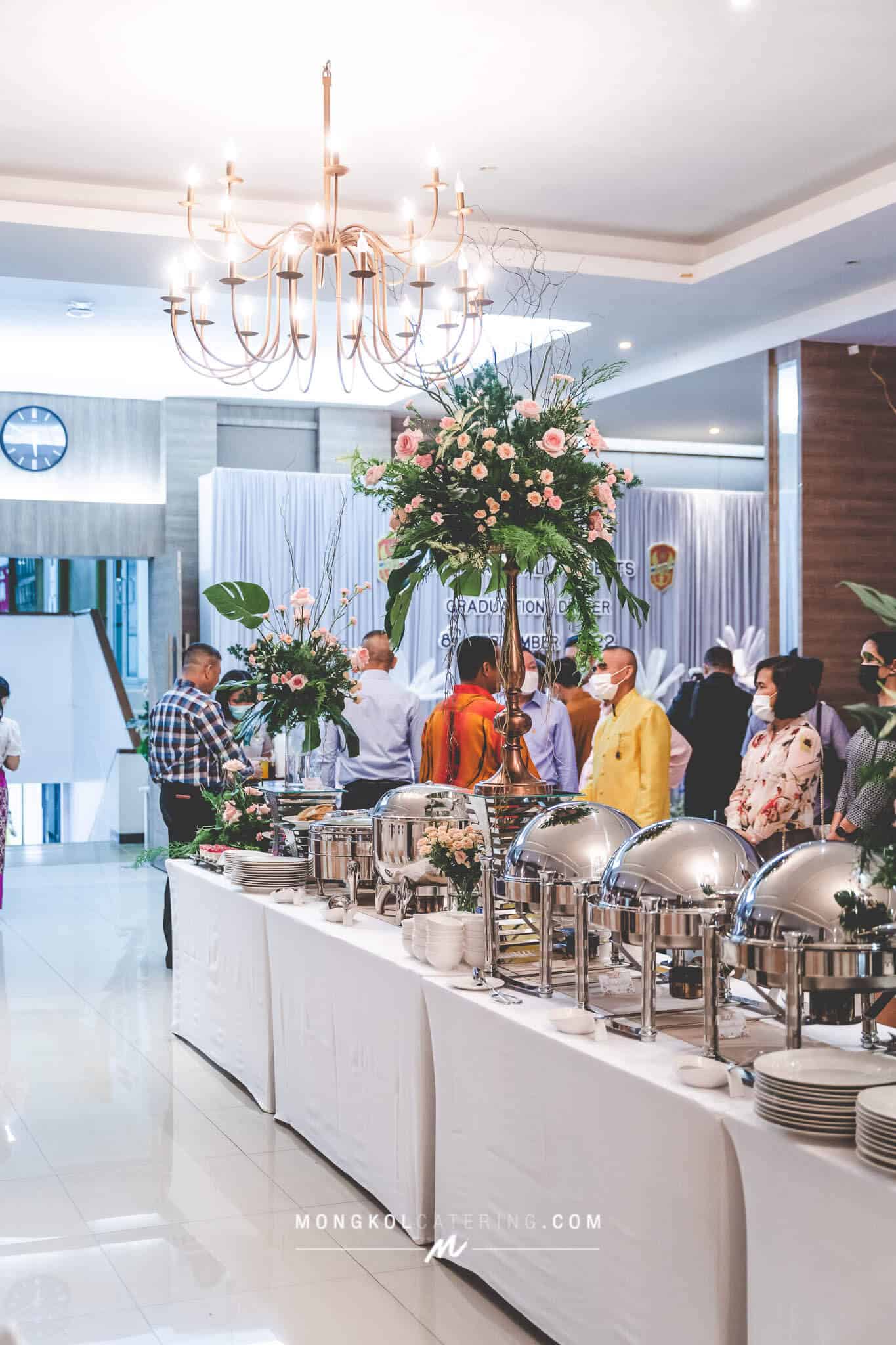 จัดเลี้ยงบุฟเฟต์ งานจบหลักสูตรนักเรียนนานาชาติ  สถาบันป้องกันประเทศ งานจบหลักสูตรที่ไหนต้องการให้เราไปจัด ทักไลน์หาเราได้เลยค่ะ ^^