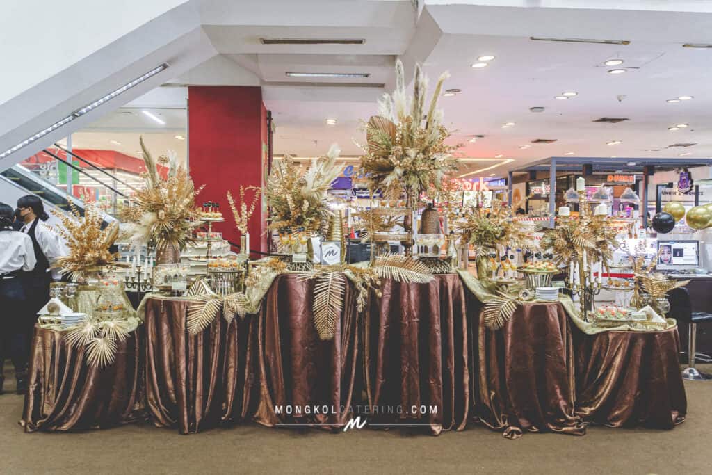 จัดเลี้ยงค็อกเทล น้ำตาลทอง ฉลองความสำเร็จ Uranus Clinic อิมพีเรียลสำโรง