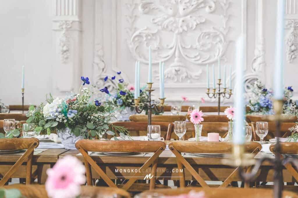 จัดโต๊ะไทย Long Table พร้อมตกแต่งบนโต๊ะและสถานที่สวยงาม @ L’ensemble Studio (ลอง ซอม เบลอ)
