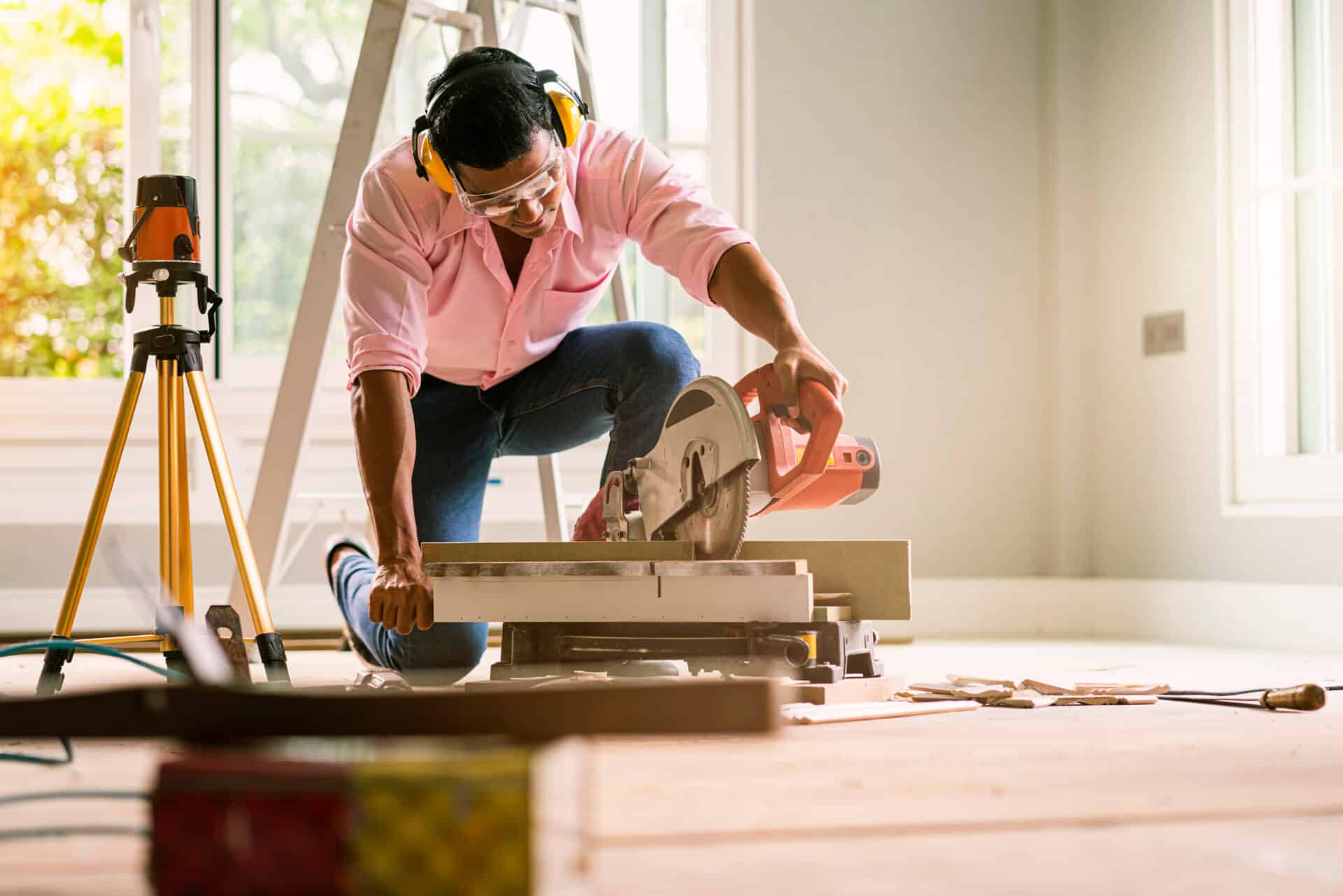 smart indian contractor hand use sawing machine wood work house
