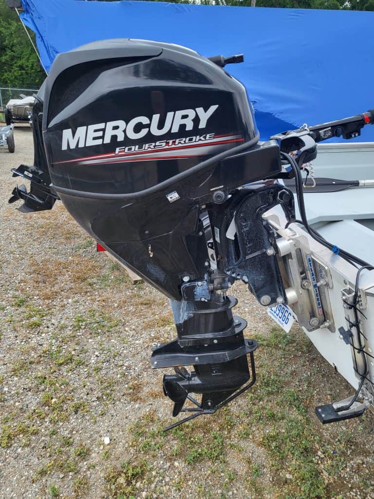 Mercury FourStroke 4HP outboard motor for boats.