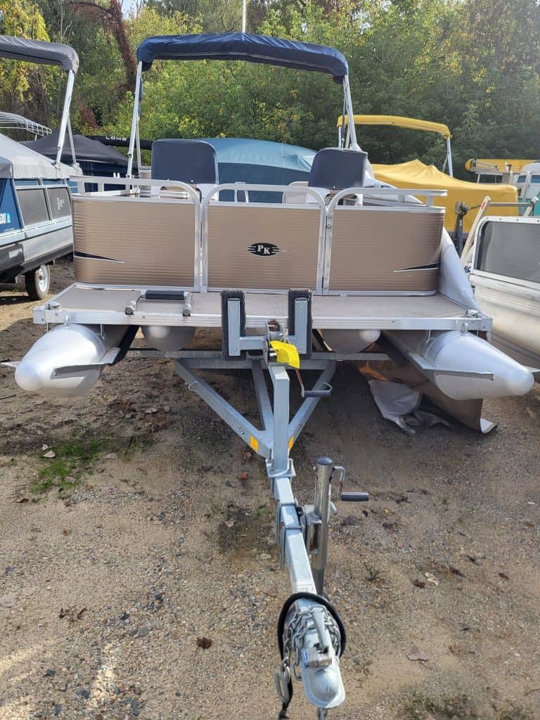 Pontoon boat with durable aluminum frame, perfect for recreational boating and water fun.