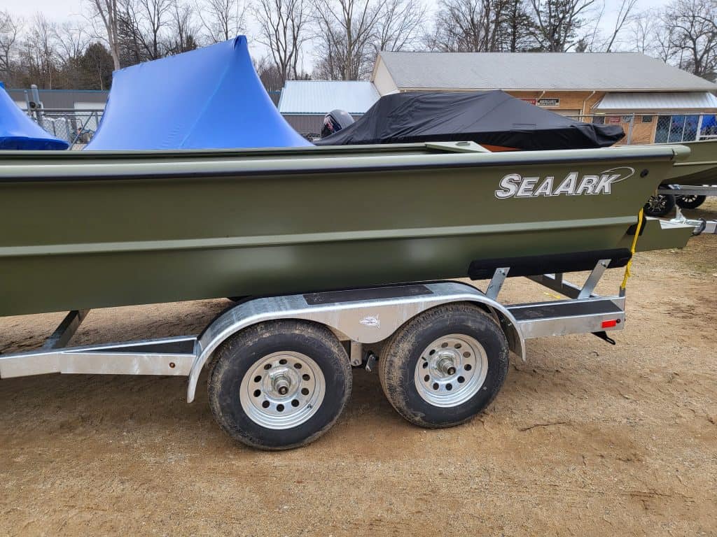 SeaArk 2472-MVT boat on trailer at Camp and Cruise.