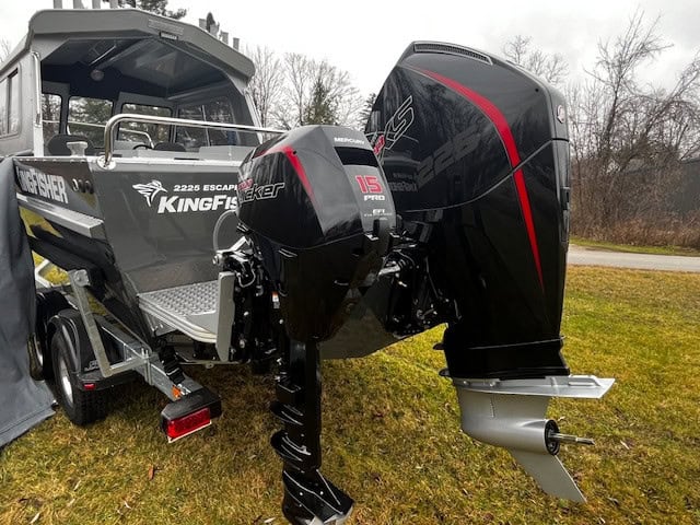 KingFisher 2225 Escape HT boat with 2025 outboard motor for fishing.