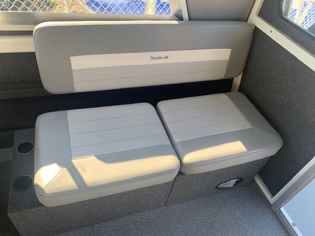 Comfortable boat seating on Thunder Jet 26 Alexis Pro XL model.