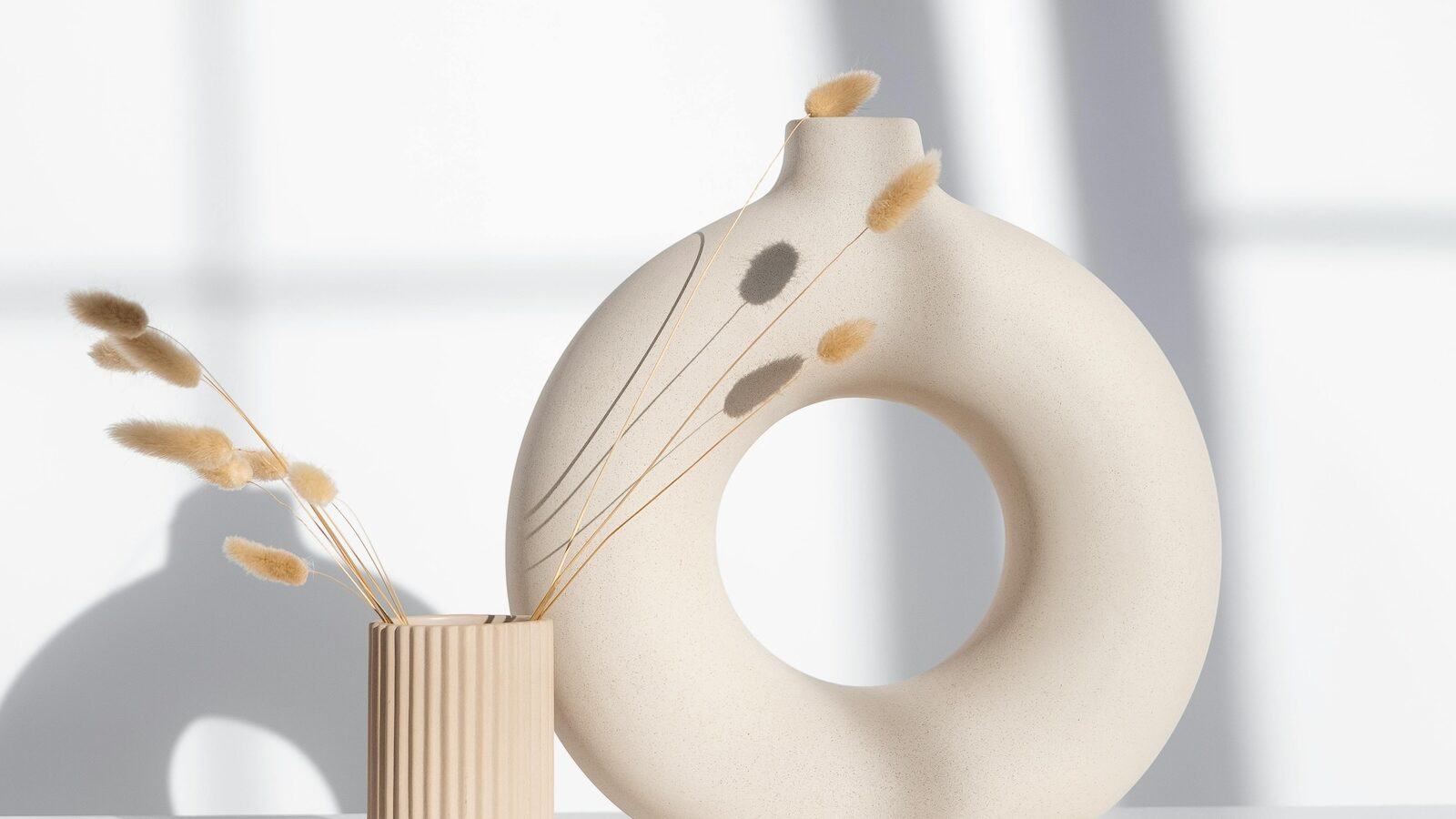 Minimalist Home Decor: 25 Must-Have Items for a Clean Look