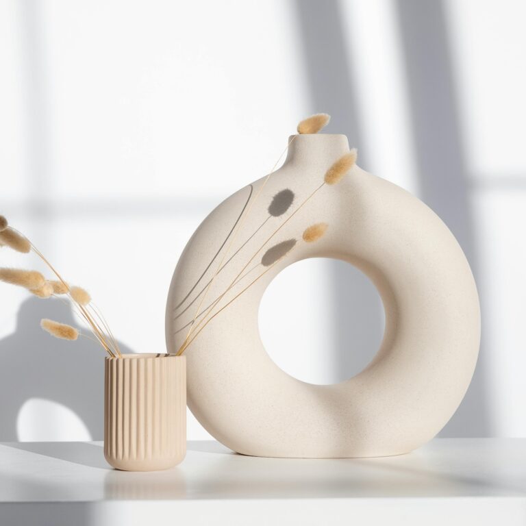 Minimalist Home Decor: 25 Must-Have Items for a Clean Look