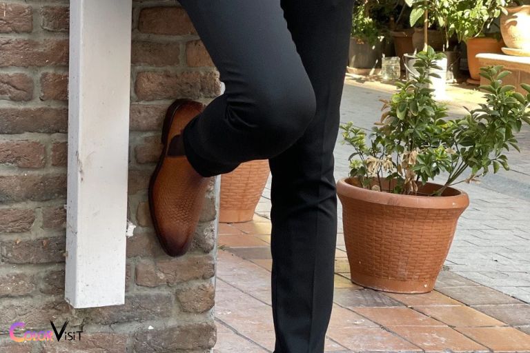 Benefits of Wearing Brown or Tan Boots with Black Jeans