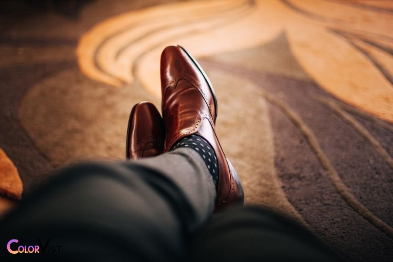 What Are the Benefits of Wearing Dark Color Shoes