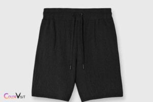 What Color Shorts Go With a Black Shirt