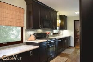 what color cabinets go with black appliances