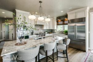 what color bar stools with white cabinets