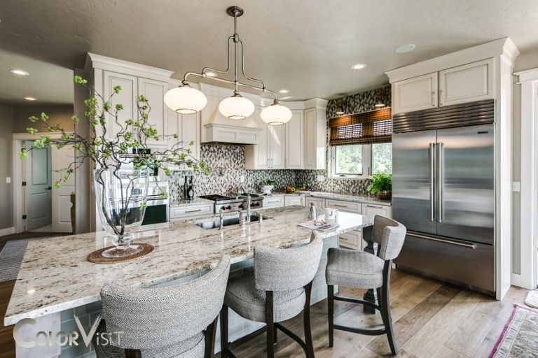 what color bar stools with white cabinets