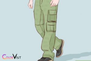 what color goes with army green pants