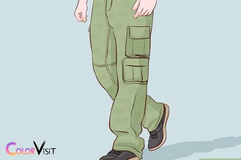 what color goes with army green pants