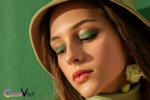 what color lipstick goes with green eyeshadow