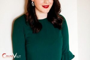 what color lipstick with green dress