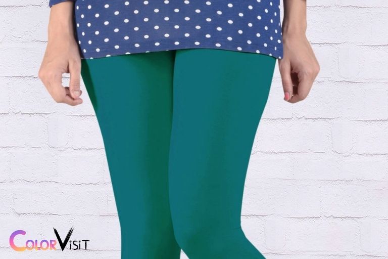 what color goes with green leggings