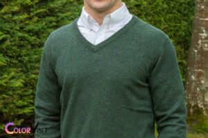 what color shirt with green sweater