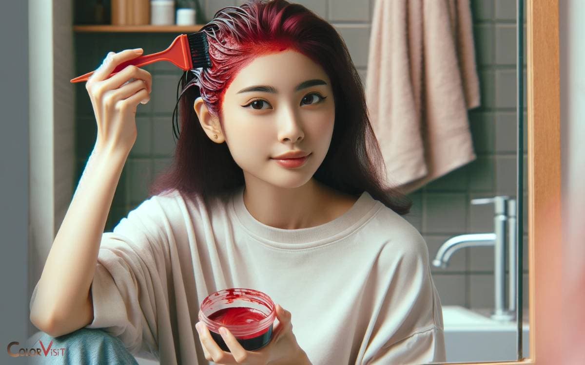 Applying the Food Coloring to Your Hair