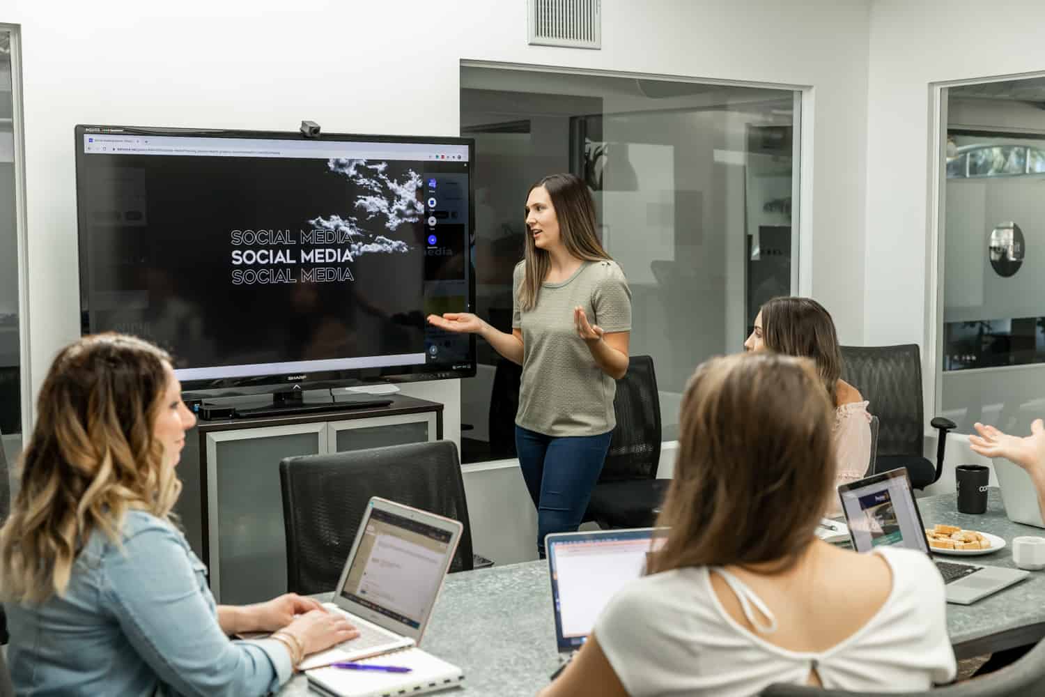 How Businesses Can Leverage Corporate Marketing to Attract More Customers  