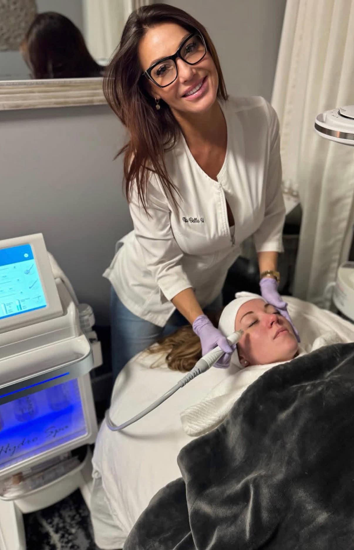 Hydro Spa 7 Step Facial with O2 Infusion treatment.