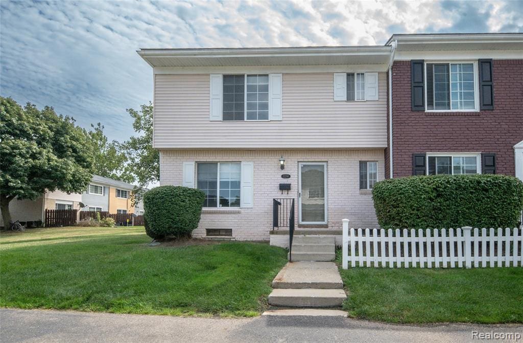 Property photo for 32296 W 12 Mile Road, Farmington Hills, MI 48334