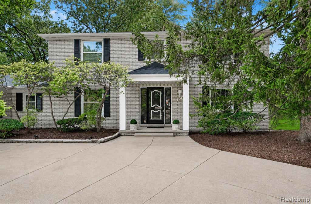Property photo for 4855 Thorntree Drive, West Bloomfield, MI